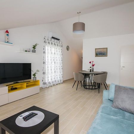 Apartment Skylight コストレナ エクステリア 写真
