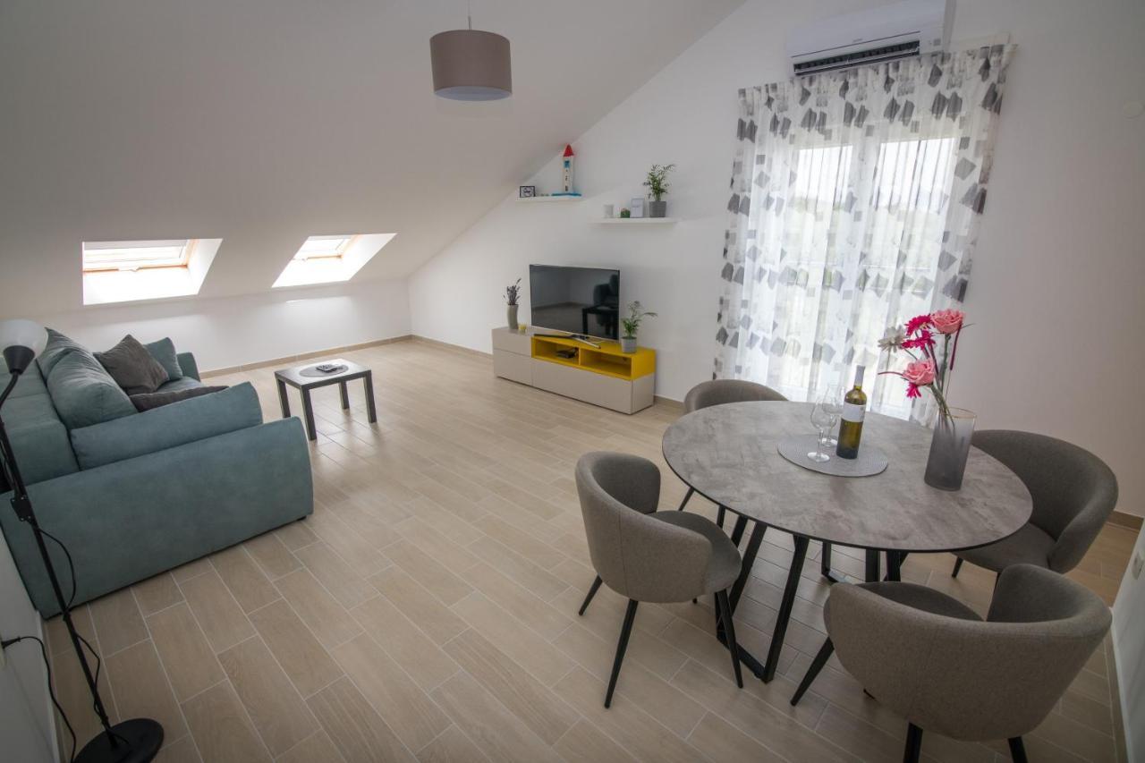 Apartment Skylight コストレナ エクステリア 写真