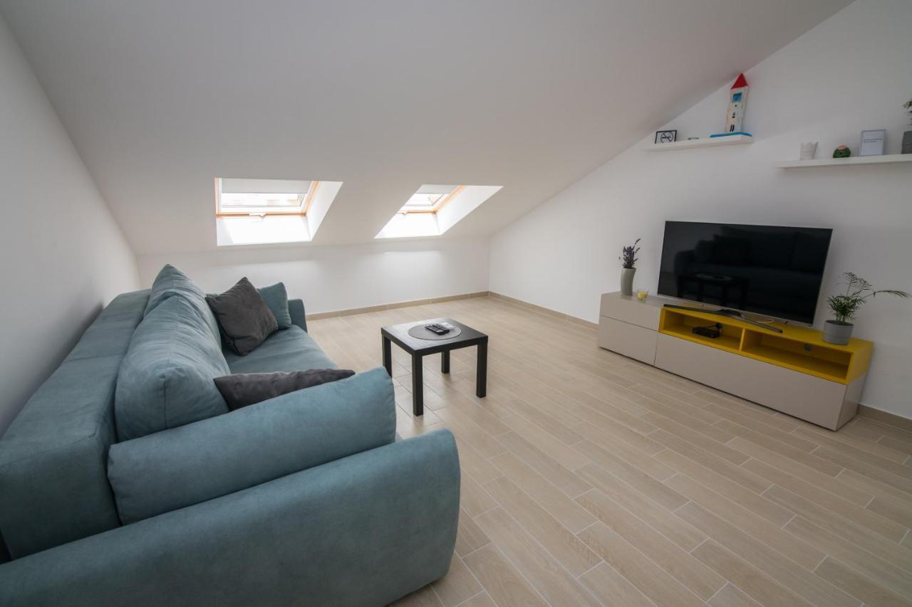 Apartment Skylight コストレナ エクステリア 写真
